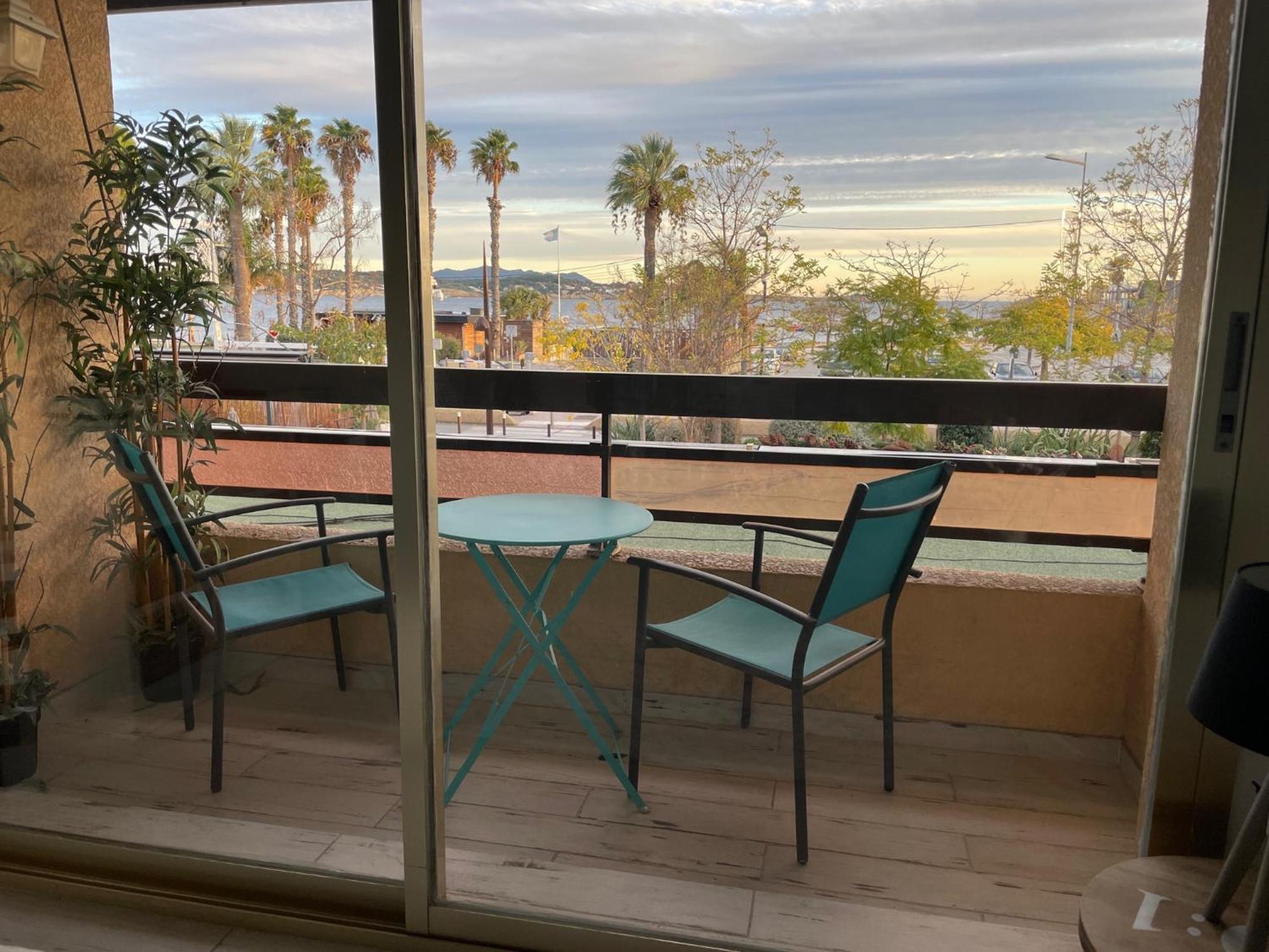 Les Balcons De Bandol Centre Ville Avec Vue Mer Et Face A La Plage Exterior photo